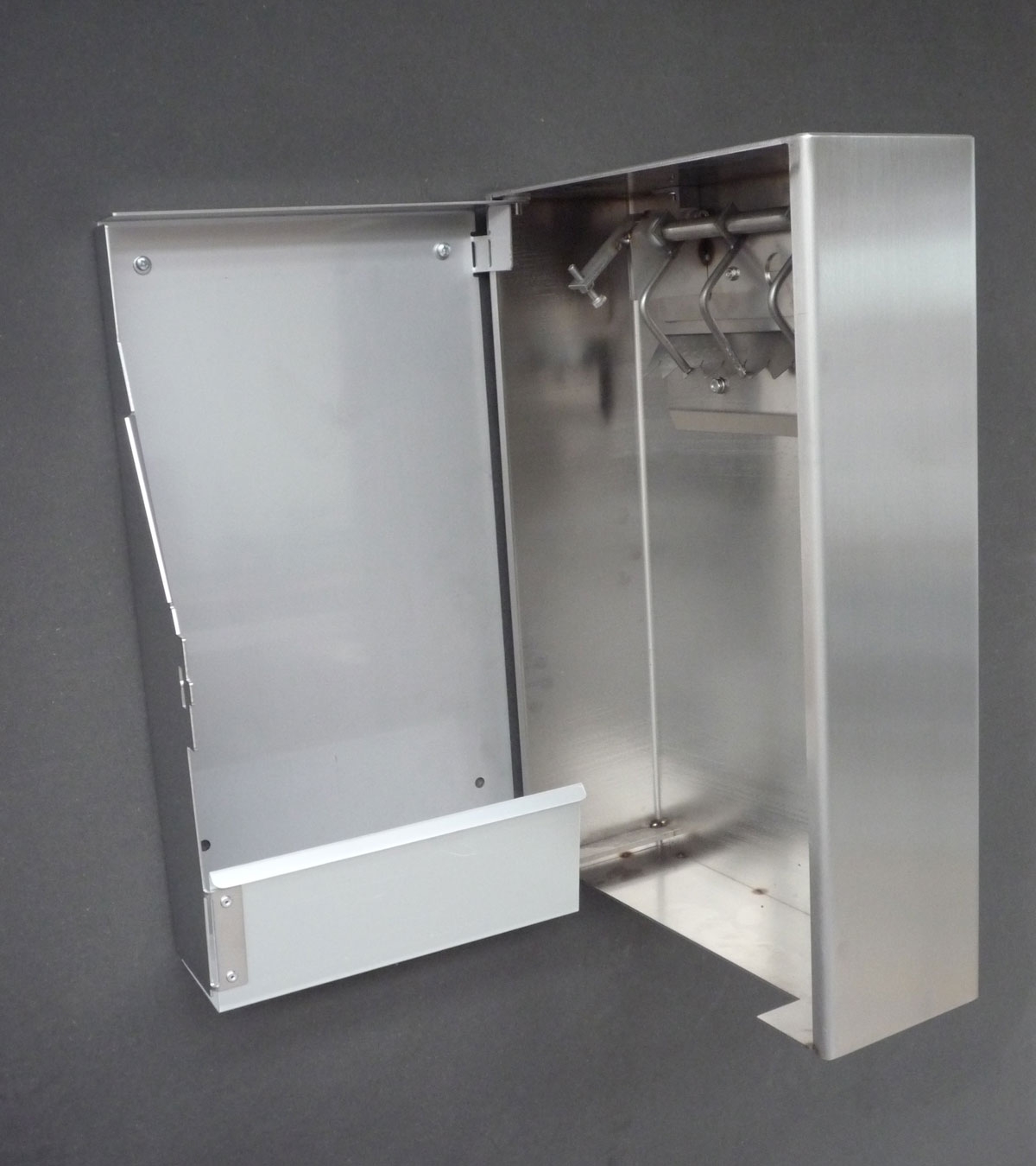 Security letterbox type 114 monoform - polished stainless steel Security letterbox type 114 monoform - polished stainless steel