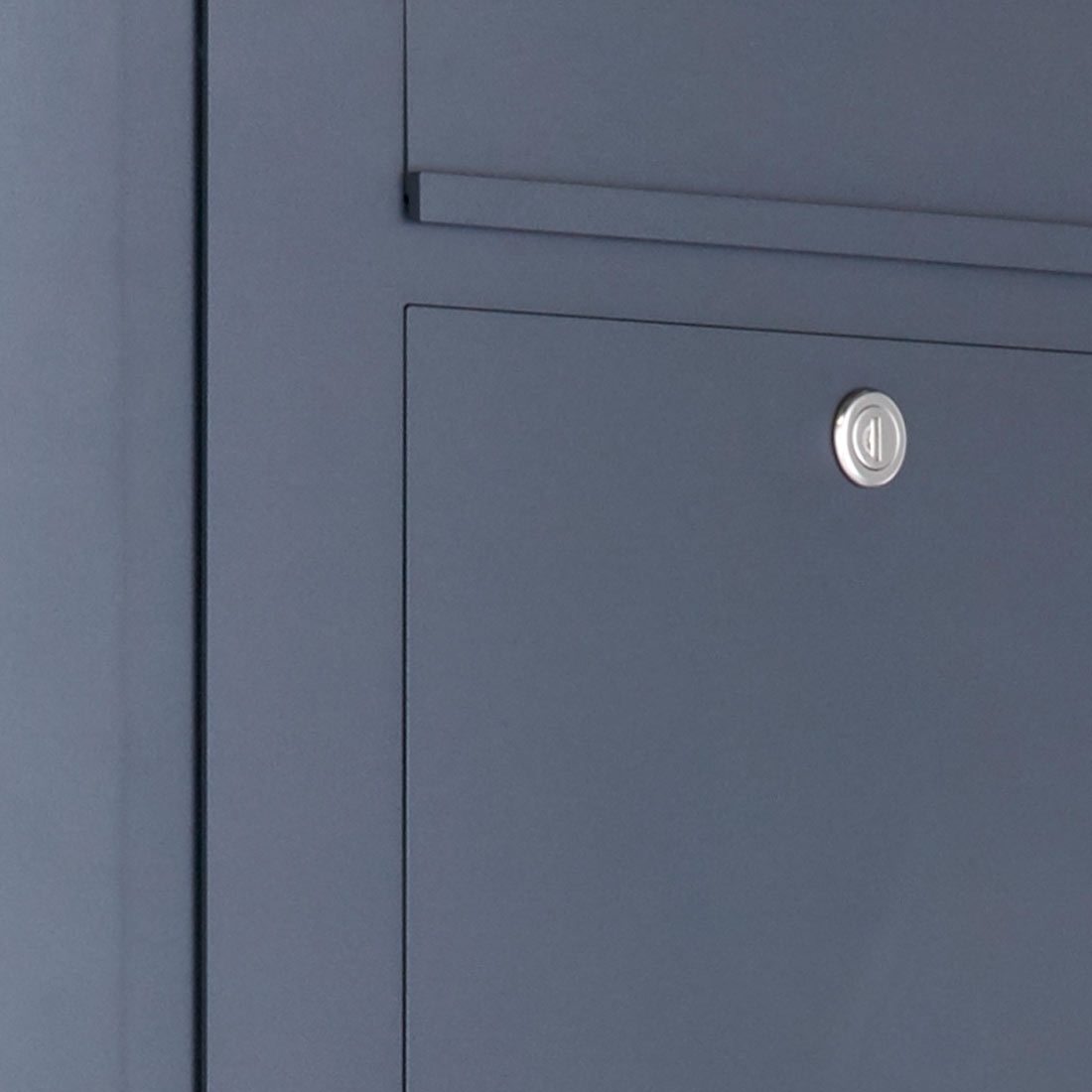 Edelstahl Briefkastensäule Designer BIG EDGE V2 - RAL nach Wahl - DoorBird Video- Sprechanlage Edelstahl Briefkastensäule Designer BIG EDGE V2 - RAL nach Wahl - DoorBird Video- Sprechanlage