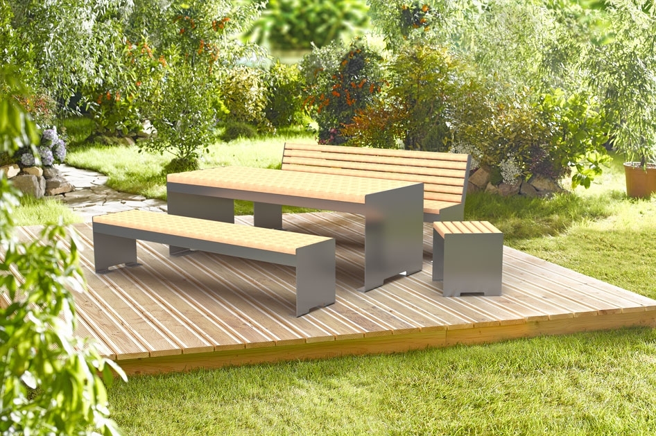 f97e9c2f893b50b9fb9334fcfa406e2d844539bb Design table NOVALIS - polished stainless steel - Douglas fir oiled