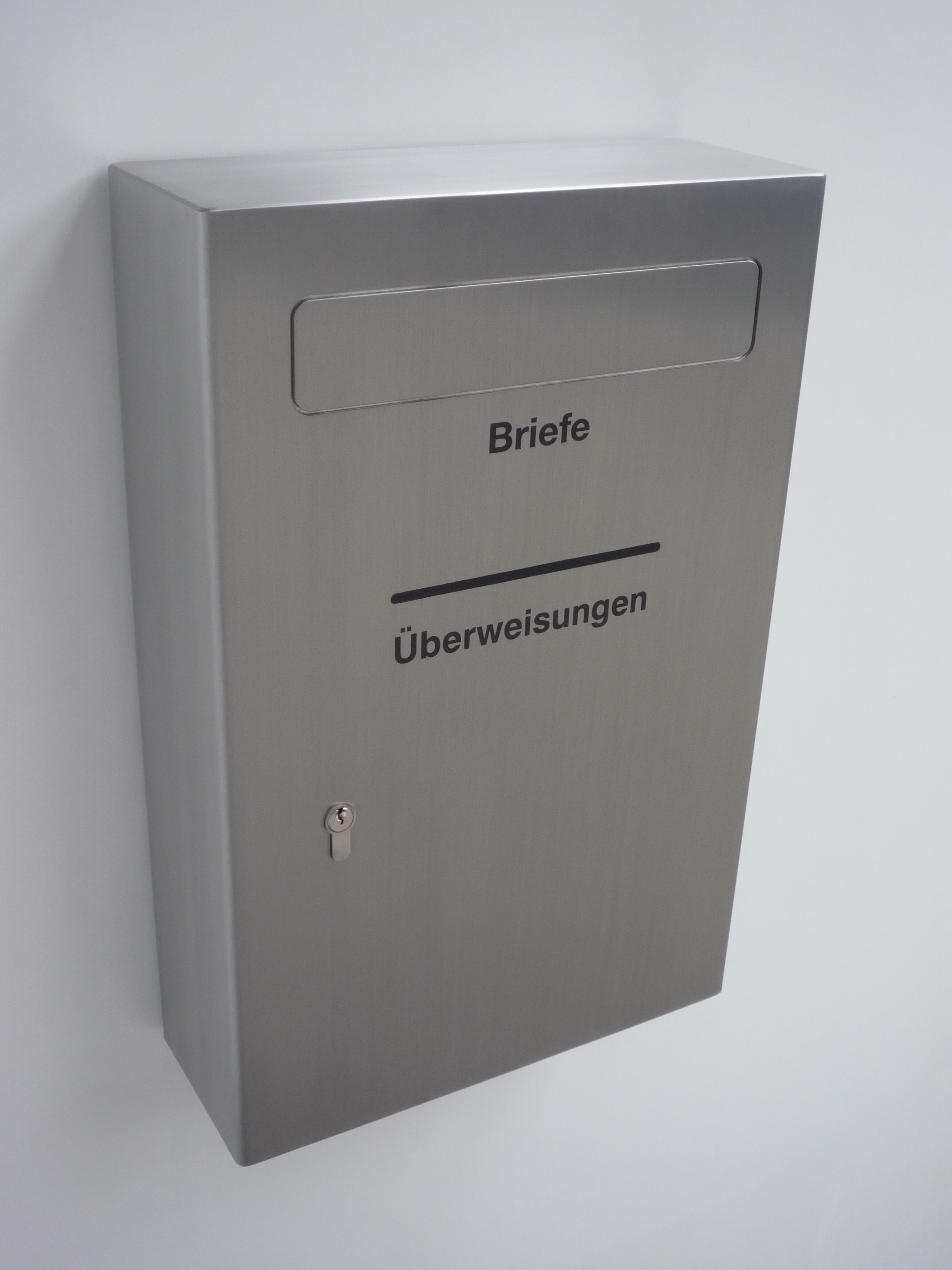 Sicherheits Briefkasten Typ 124 monoform + Überweisungen - Edelstahl geschliffen Sicherheits Briefkasten Typ 124 monoform + Überweisungen - Edelstahl geschliffen