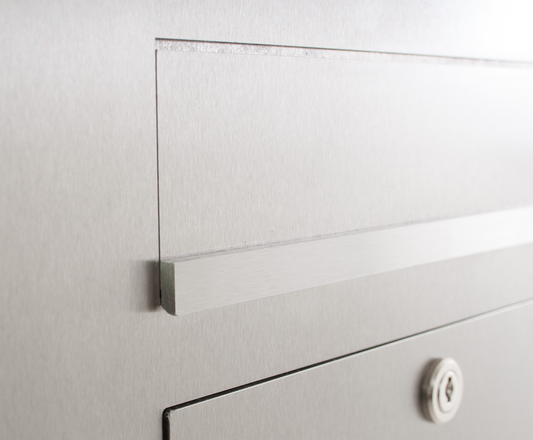 Edelstahl Standbriefkasten Designer Modell BIG - GIRA System 106 - 3-fach vorbereitet Edelstahl Standbriefkasten Designer Modell BIG - GIRA System 106 - 3-fach vorbereitet