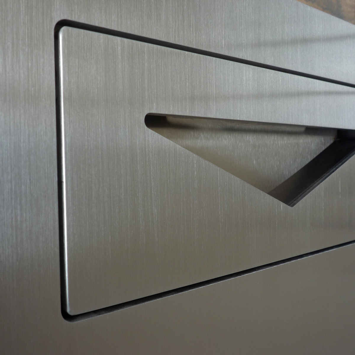 Security pedestal letterbox with airlock technology type 170 - polished stainless steel Security pedestal letterbox with airlock technology type 170 - polished stainless steel