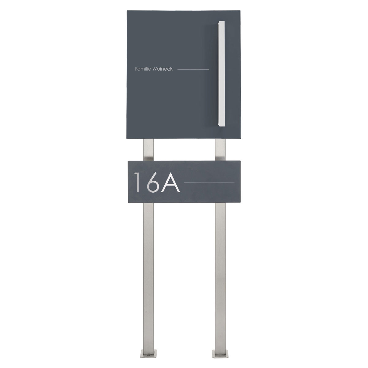 Design Edelstahl Standbriefkasten SCHILLER MEDIUM Elegance II mit Griffleiste - Hausnummer - Name - RAL nach Wahl Design Edelstahl Standbriefkasten SCHILLER MEDIUM Elegance II mit Griffleiste - Hausnummer - Name - RAL nach Wahl