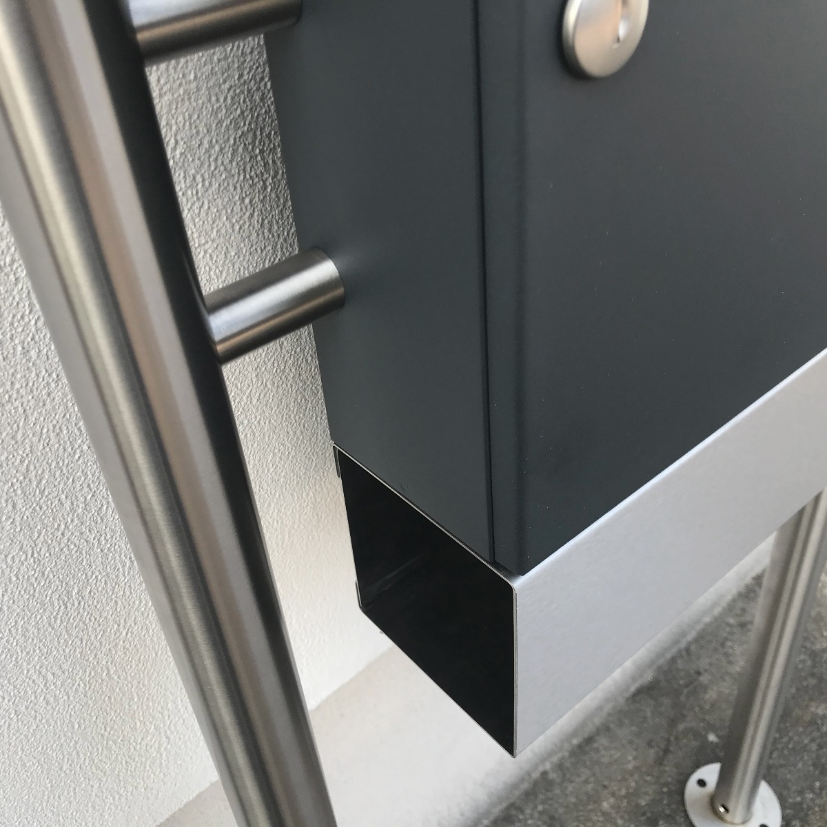 2 x 1 stainless steel letterbox design BASIC 381 ST-R with newspaper compartments