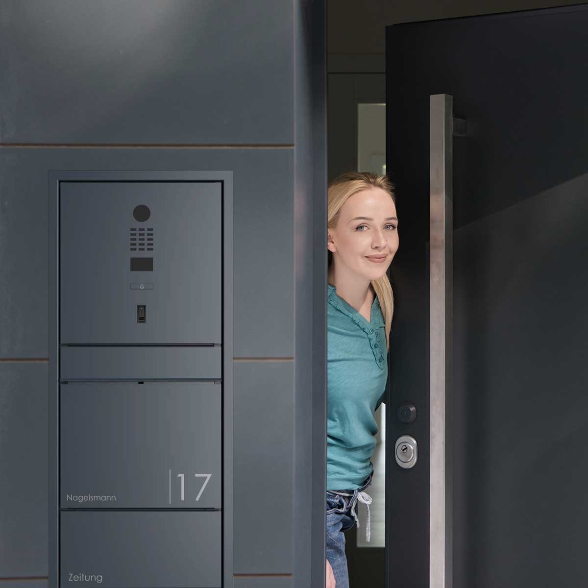Cassetta per le lettere da incasso di design GOETHE UP con vano portagiornali - RAL a scelta - Sistema videocitofonico DoorBird Cassetta per le lettere da incasso di design GOETHE UP con vano portagiornali - RAL a scelta - Sistema videocitofonico DoorBird