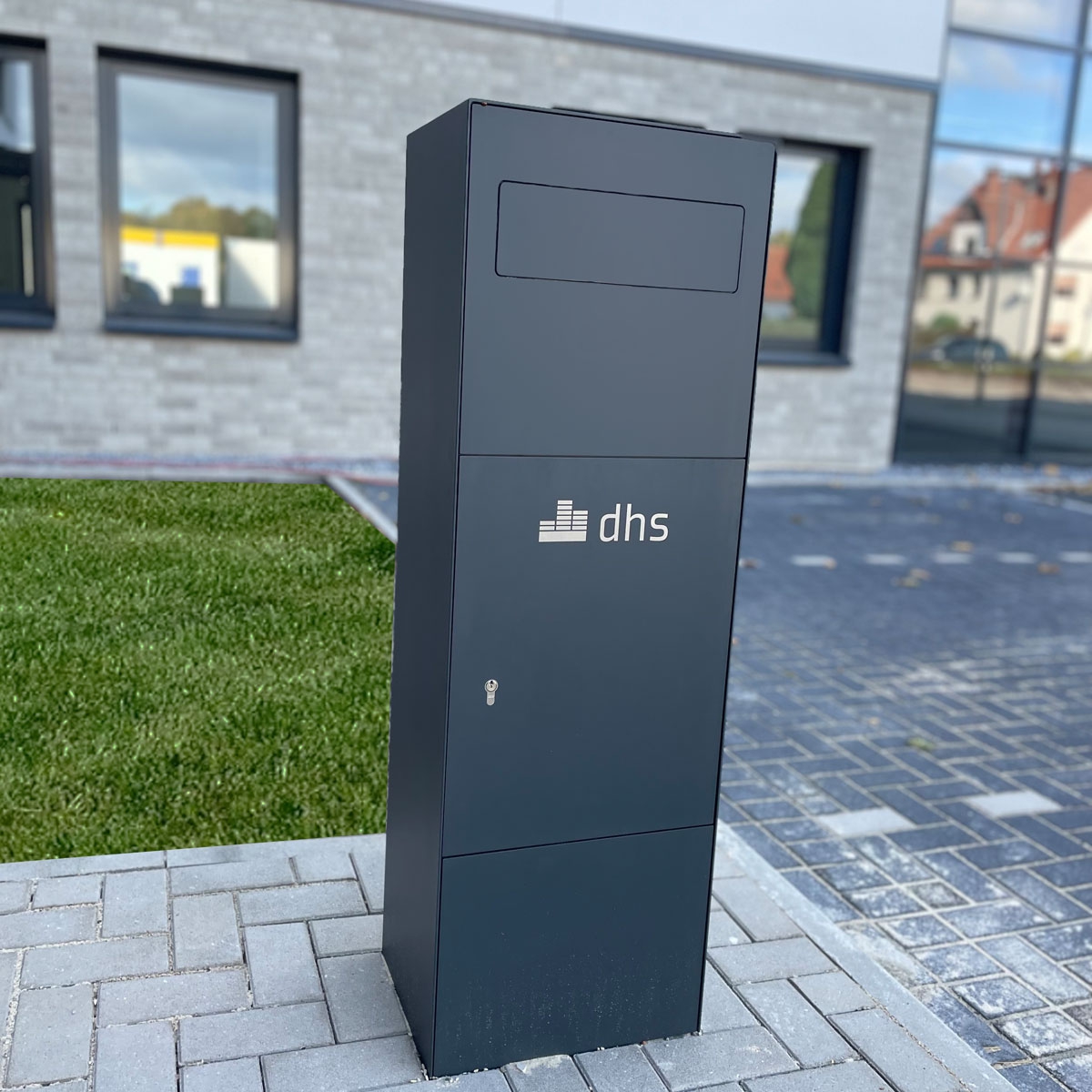 Security free-standing letterbox - Stele - A4 folder letterbox type 190 - RAL of your choice Security free-standing letterbox - Stele - A4 folder letterbox type 190 - RAL of your choice