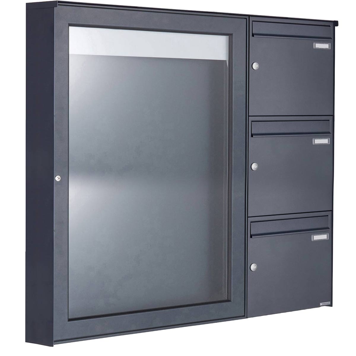 3er Aufputz Briefkasten mit Schaukasten BASIC Plus 389XA AP - 710x990 - RAL nach Wahl 3er Aufputz Briefkasten mit Schaukasten BASIC Plus 389XA AP - 710x990 - RAL nach Wahl