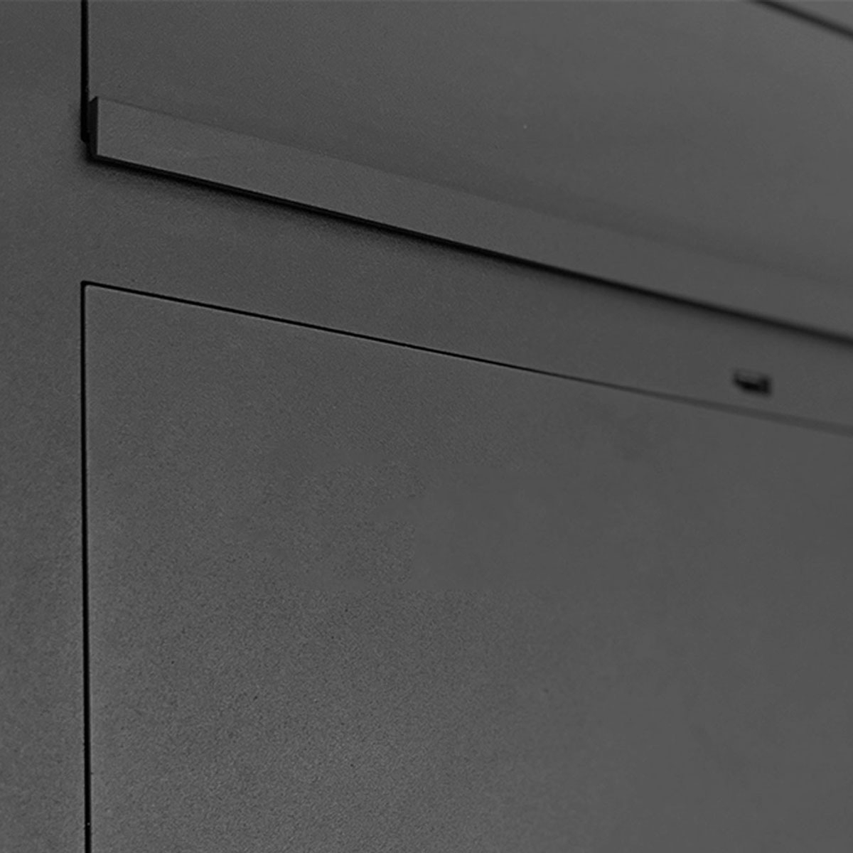 Design Aufputz Briefkasten GRIMM - Farbe nach Wahl - GIRA System 106 - 3-fach vorbereitet