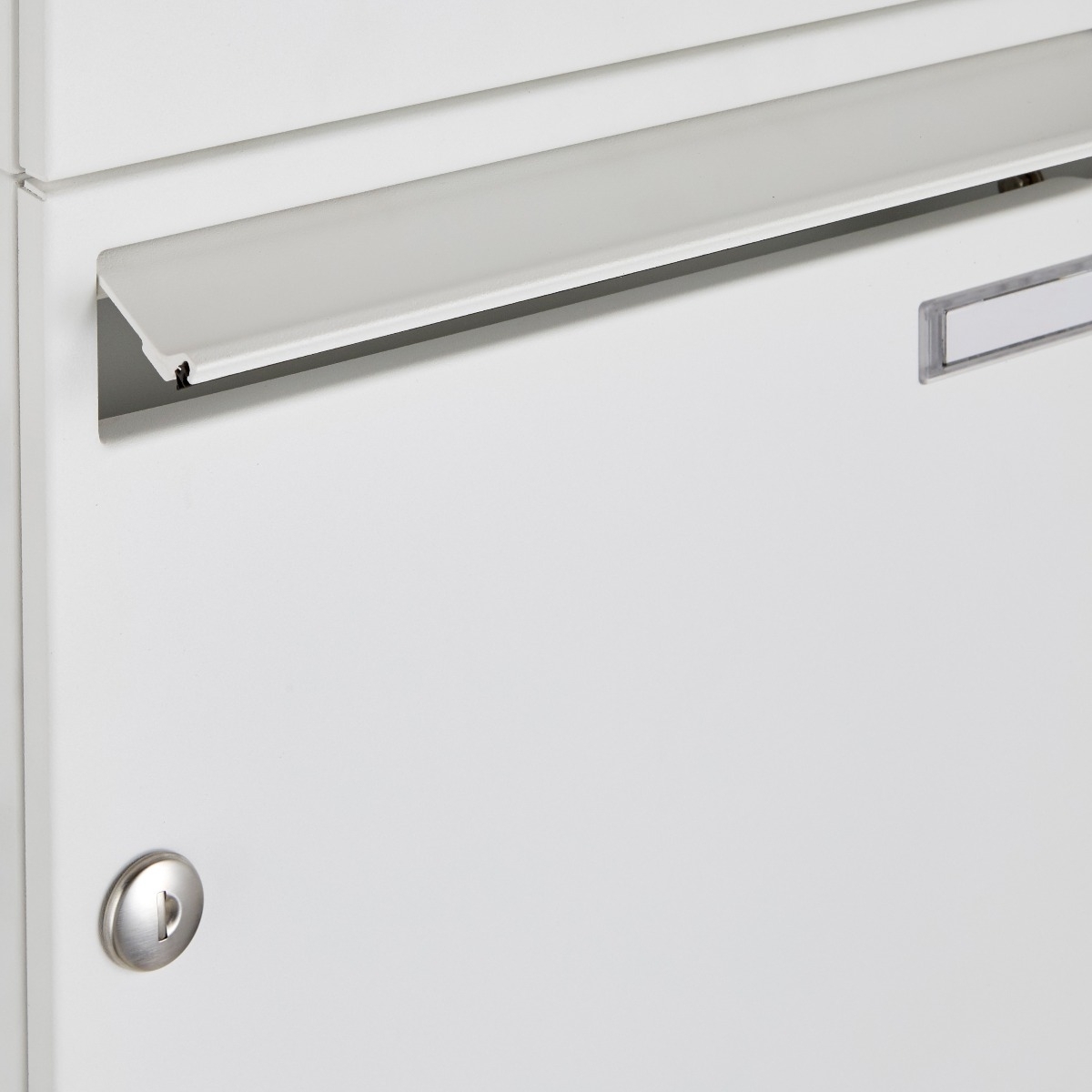 Briefkasten BASIC 810 W zur seitlichen Wandmontage mit Zeitungsfach - RAL 9016 verkehrsweiß Briefkasten BASIC 810 W zur seitlichen Wandmontage mit Zeitungsfach - RAL 9016 verkehrsweiß
