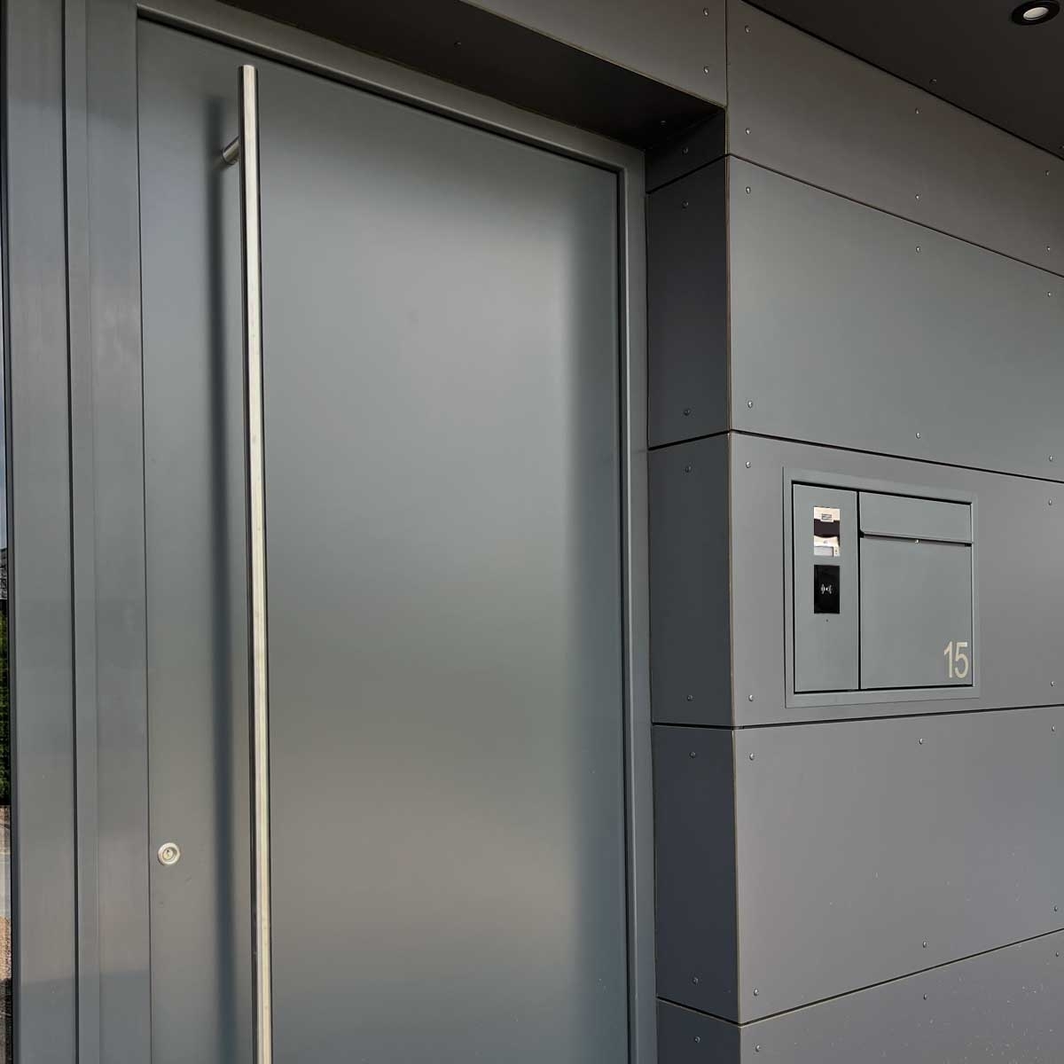 Design Unterputz Briefkasten GOETHE UP seitlich mit 2N Verso - 2N Solo vorbereitet - RAL nach Wahl Design Unterputz Briefkasten GOETHE UP seitlich mit 2N Verso - 2N Solo vorbereitet - RAL nach Wahl
