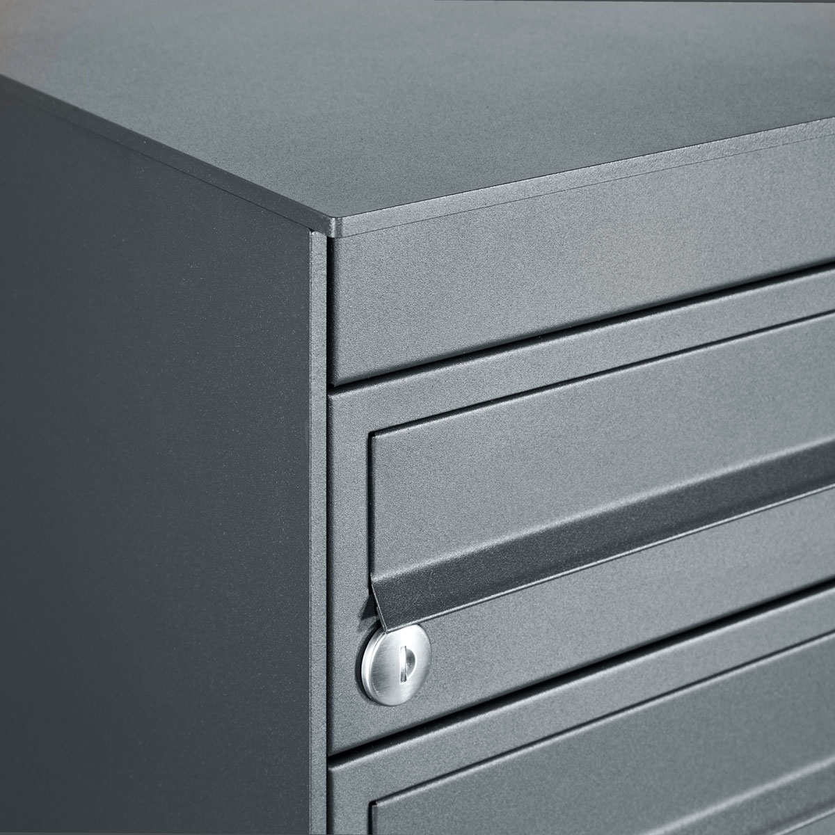 4-postkastzuil BASIC Plus 864X met pakketvak 550x370 &amp; belbox - RAL naar keuze