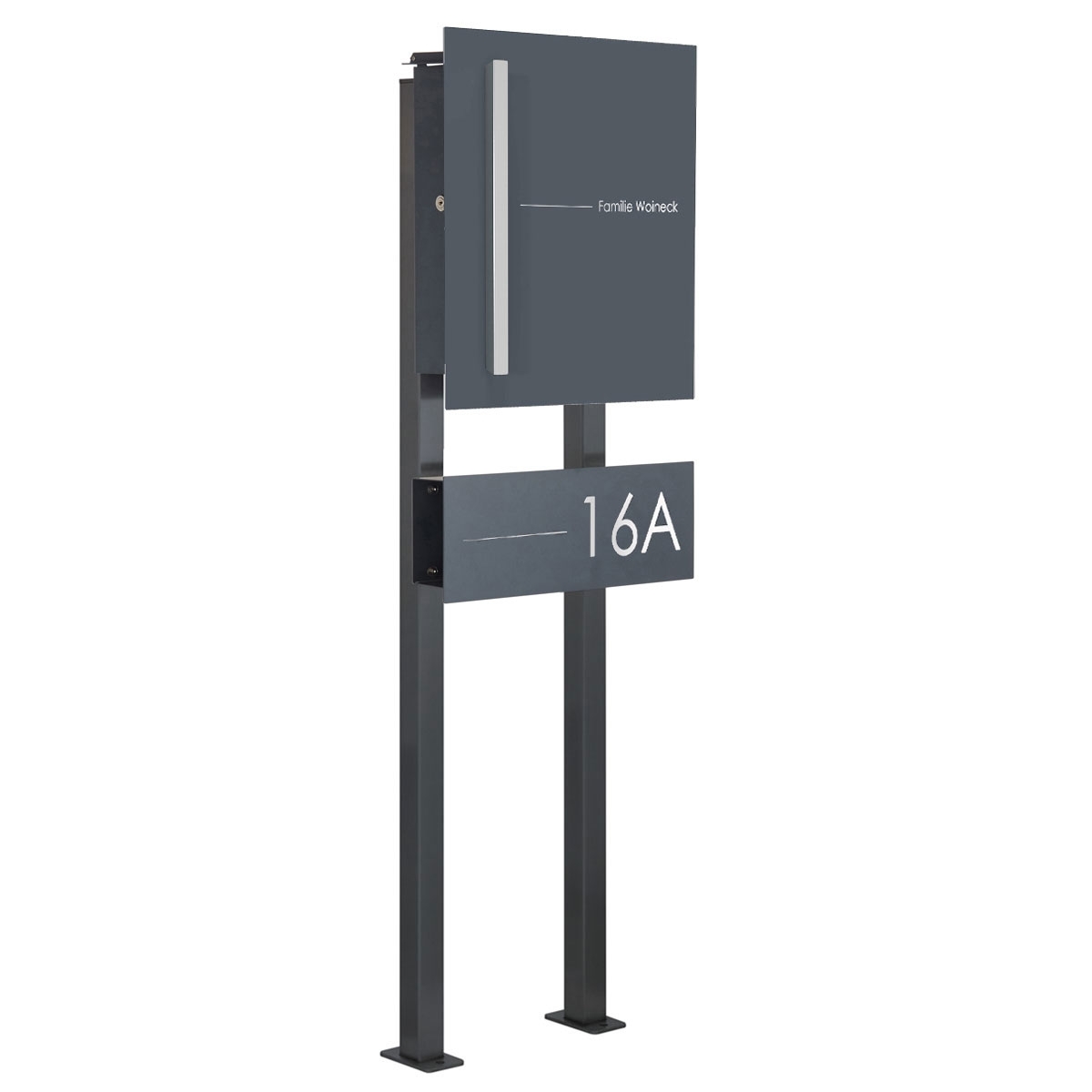 Design Edelstahl Standbriefkasten SCHILLER MEDIUM Elegance II mit Griffleiste - Hausnummer - Name - RAL nach Wahl Design Edelstahl Standbriefkasten SCHILLER MEDIUM Elegance II mit Griffleiste - Hausnummer - Name - RAL nach Wahl
