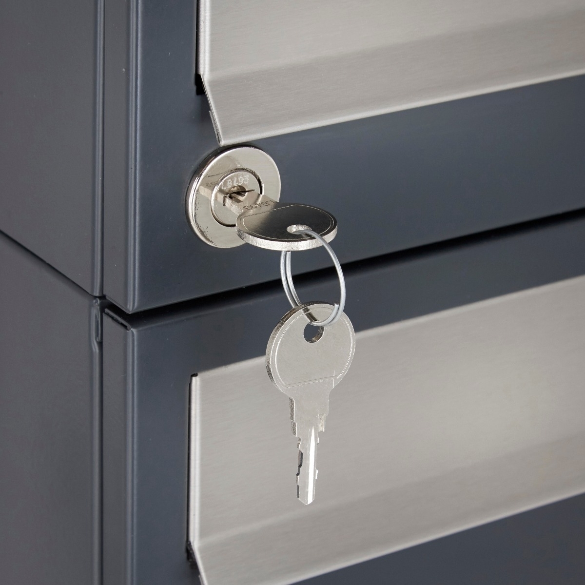 4er Aufputz Briefkastenanlage Design BASIC Plus 385 XA 220 - Edelstahl - RAL nach Wahl